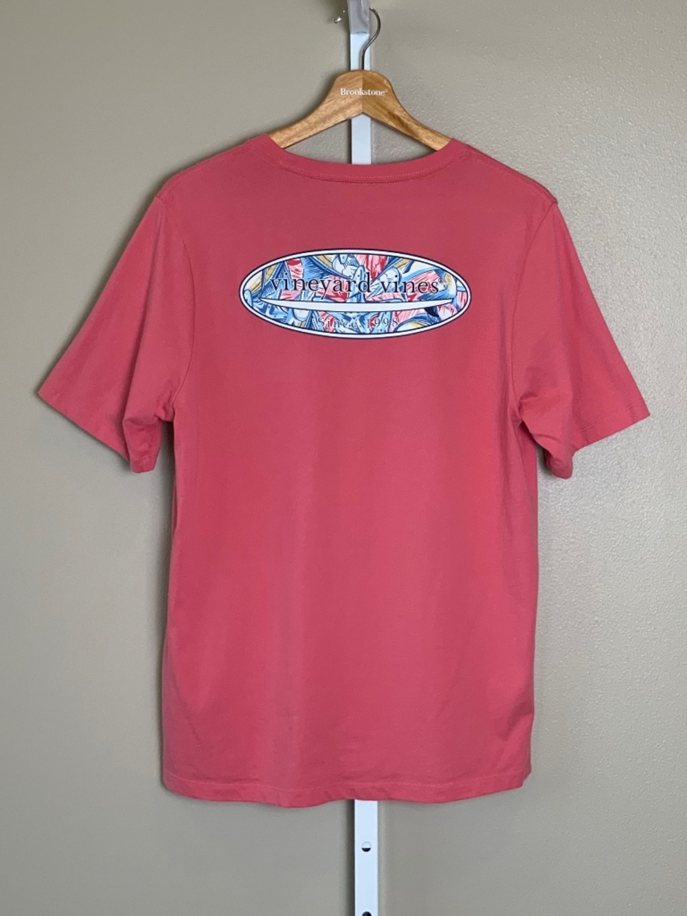 Vineyard Vines Marlin & Starfish Surf Logo Fill Front Pocket Short Sleeve T-Shir